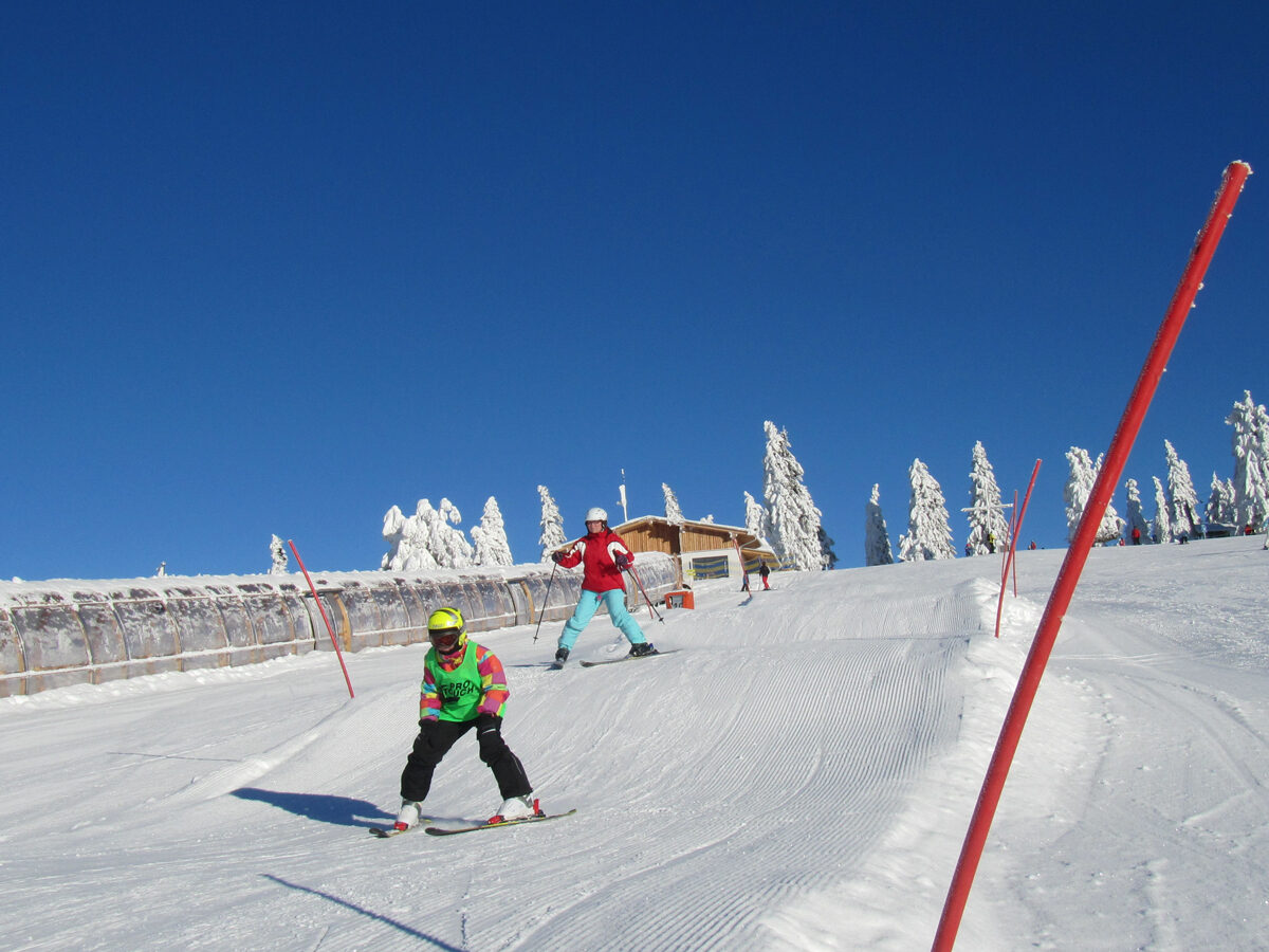 Skizentrum Mitterdorf Skifahrer